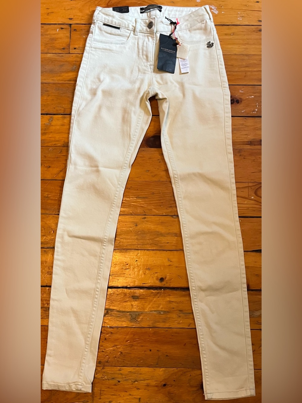Maison Scotch La Femme Selon Marie Off White Jeans. NWT’s Size 25